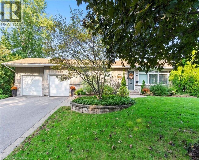 Photo du bâtiment - 1257 Hillview Crescent