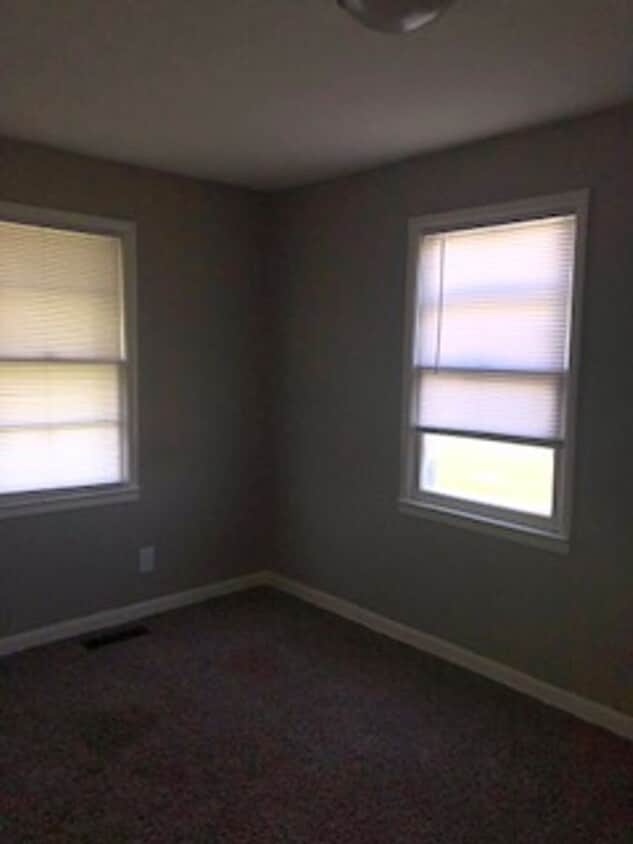 Building Photo - 2 bedroom , 1 bath house