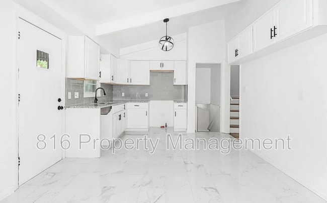 Building Photo - 1609 NE 60th Terrace