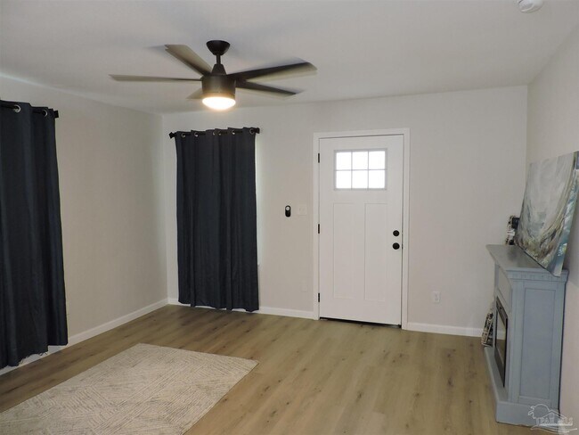 Foto del edificio - 413 E Avery St