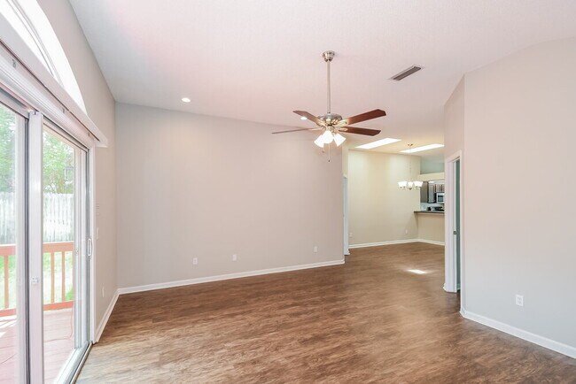 Foto del edificio - 3401 Millcrest Dr