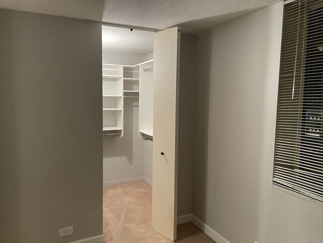 Foto del edificio - 1339 N Dearborn St