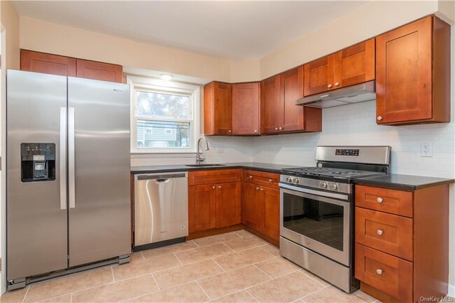 Kitchen - 2 Chatham Pl