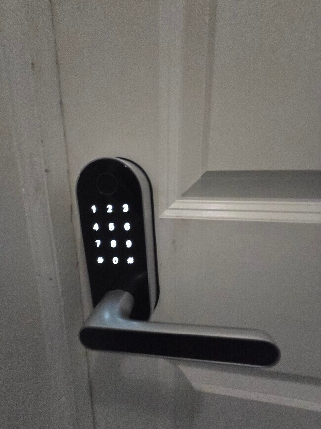Entrada sin llave - 212 7th St