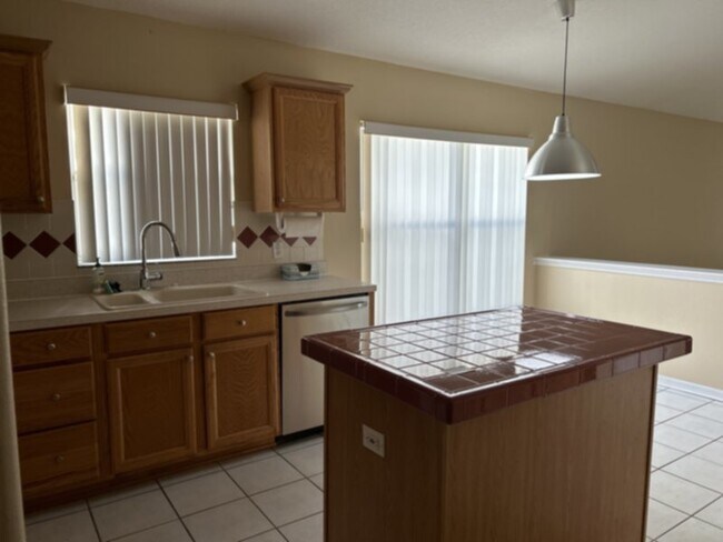 Building Photo - 4/2 Pool Home for Rent $2,600/month, Pool ...