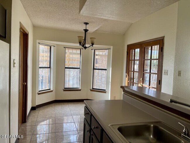 Building Photo - 1442 Sierra De Oro Dr
