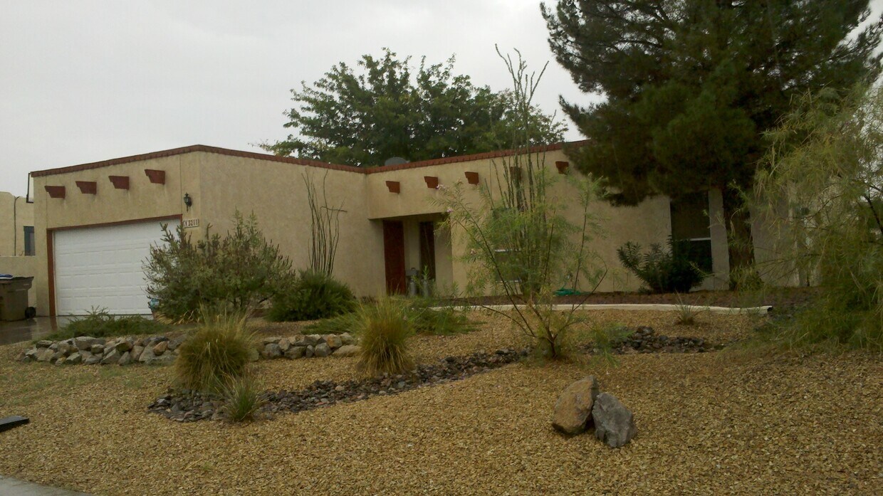 Foto principal - 3211 Mercury Ln