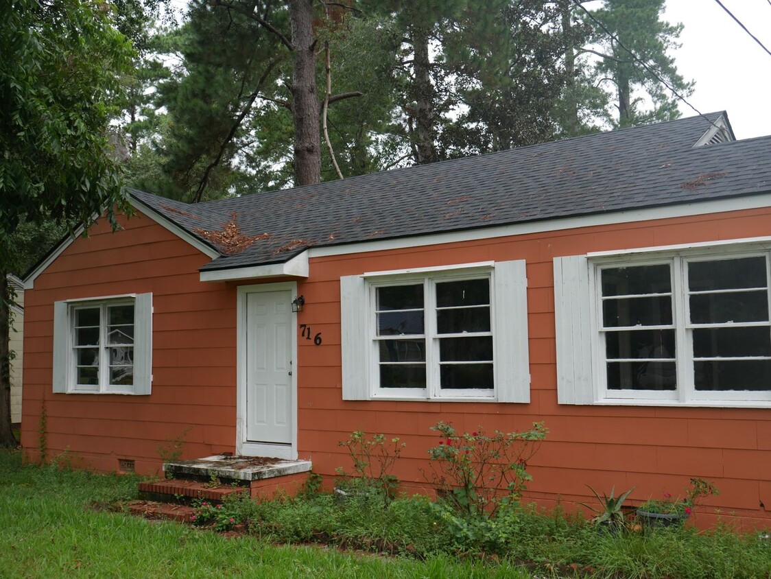 Primary Photo - Cute little cottage near downtown Valdosta