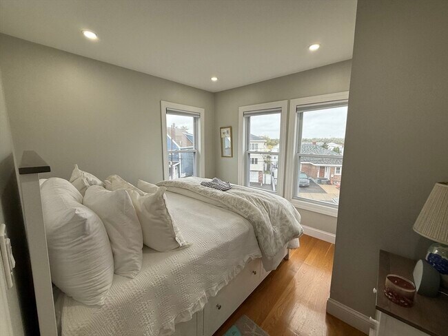 Foto del edificio - 1021 Winthrop Ave