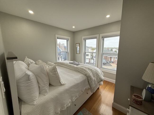 Building Photo - 1021 Winthrop Ave