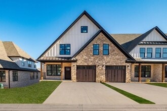 Building Photo - 1639 Helmsdale Dr
