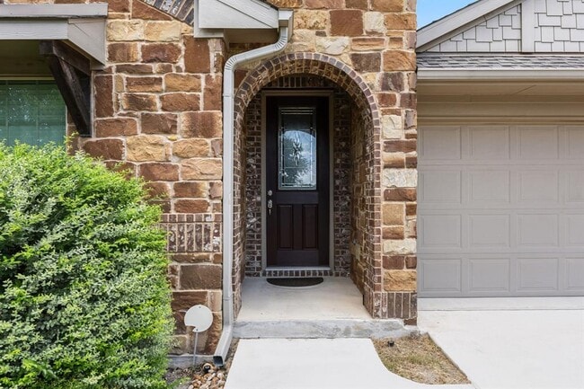 Building Photo - 140 W Highfield St