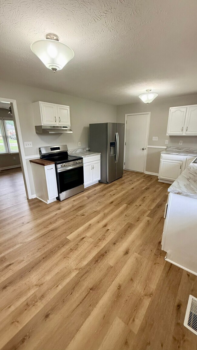 Foto del edificio - 834 Strawberry Ln