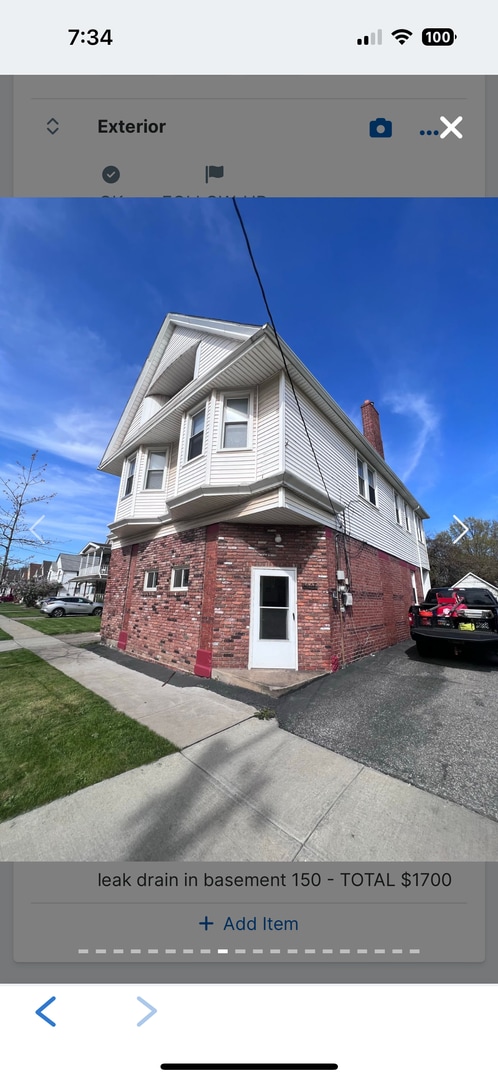4007 E 54th St Newburgh Heights, OH 44105 – photo 1 of 8