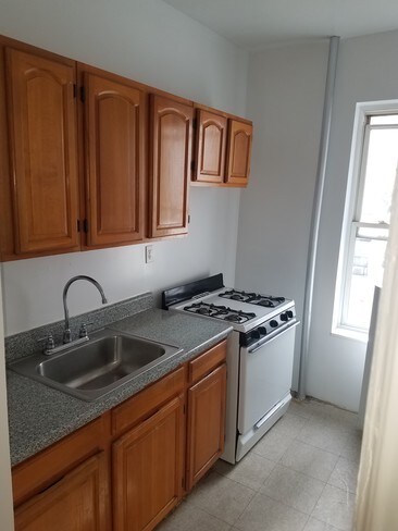 Foto del edificio - 183 Gelston Ave