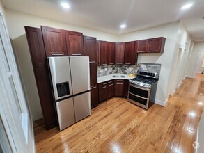 Building Photo - 203 Custer Ave