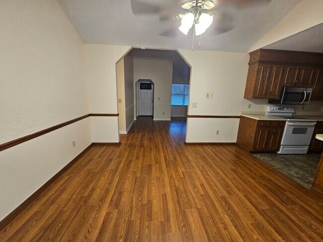 Building Photo - 940 Manchester Cir