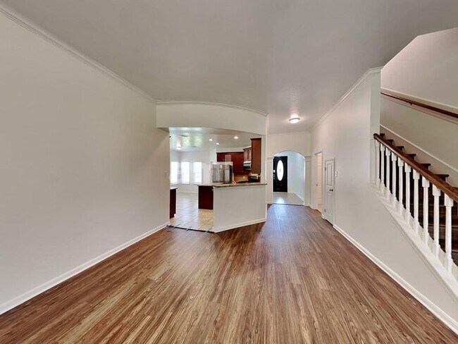 Building Photo - 502 Glenwood Ridge Dr
