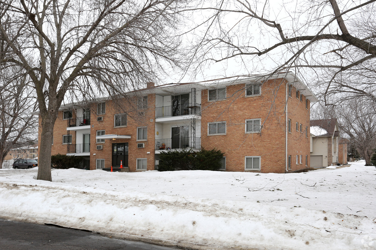 Building Photo - 75th Ave. Apartments