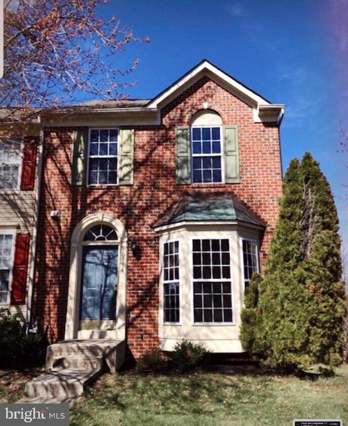 Primary Photo - 10714 Enfield Dr