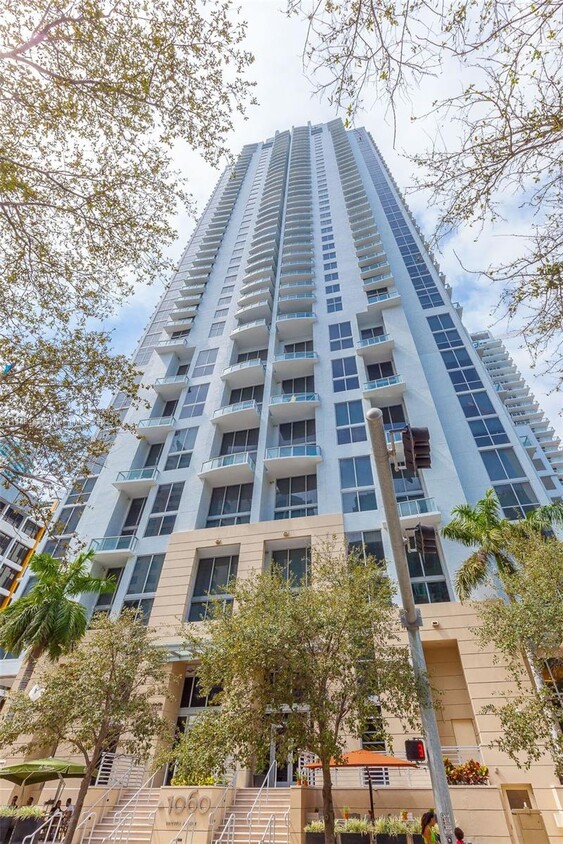 Foto principal - 1050 Brickell Ave