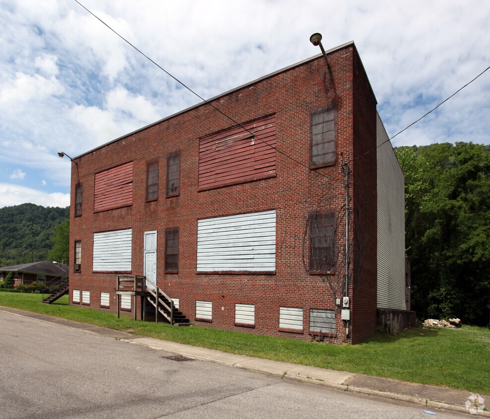 Building Photo - 200 Kanawha Ave