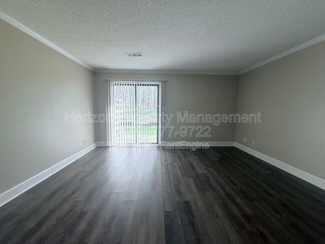 Foto del edificio - 3730 Old Flowery Branch Rd