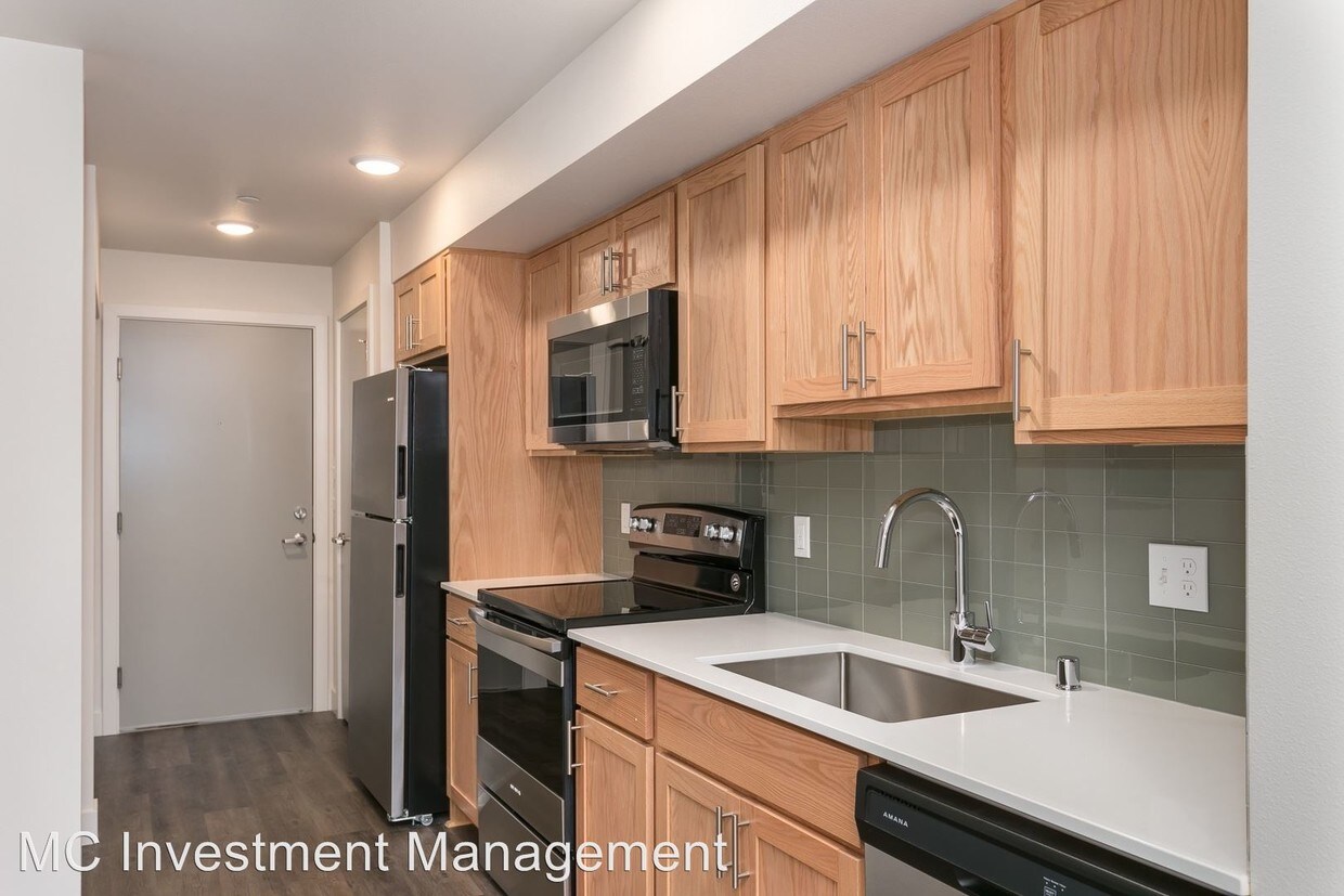 Foto principal - 3829 California Ave SW