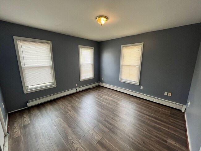 Building Photo - 107 Spruce Street
