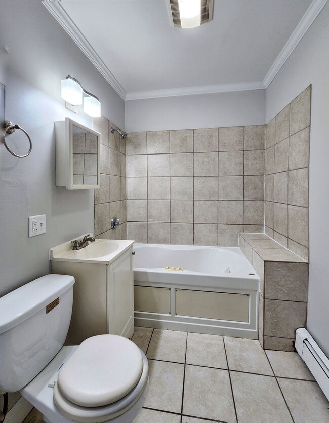 Building Photo - Walk to Revere Beach T station and beach!