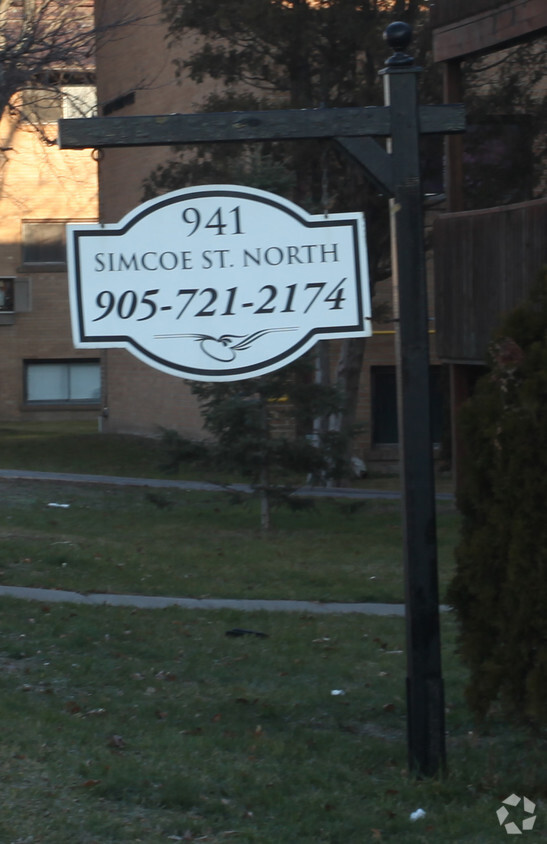 Building Photo - 941 Simcoe Street North