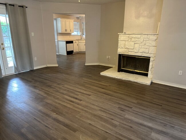 Building Photo - 2811 Mediterranean Ave