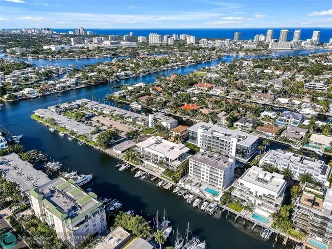 Building Photo - 155 Isle of Venice Dr