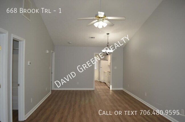 Foto del edificio - 668 Brook Trail