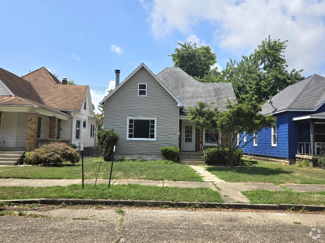 Building Photo - 435 S 18th St