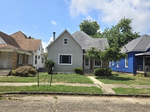 Building Photo - 435 S 18th St