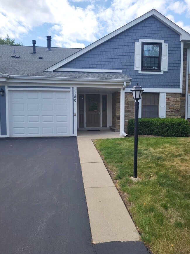 Foto del edificio - 1180 Silverwood Ct