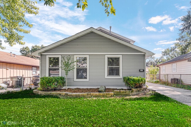 Building Photo - 127 Bellevue Dr