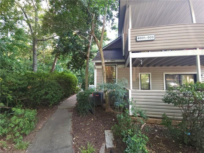 Foto del edificio - 602 Wynnes Ridge Cir SE