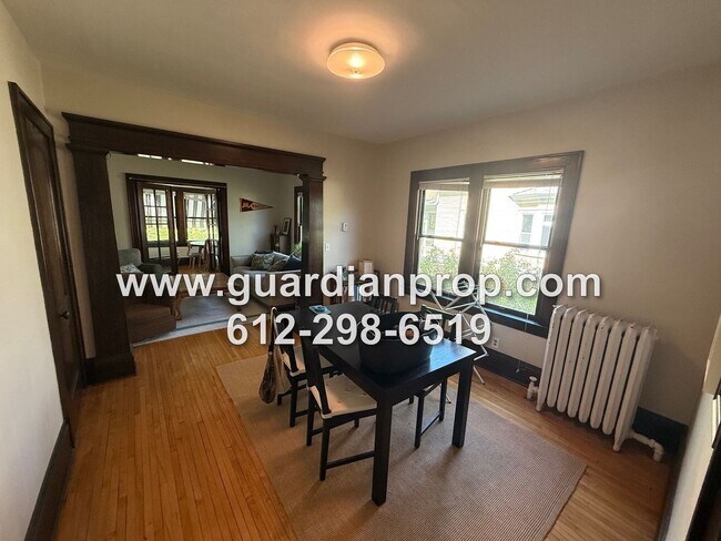 Building Photo - Bright Main Floor Unit Available July 1, Super Clean Building, Original Woodwork, Storage