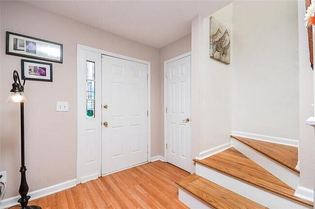 Building Photo - Roswell Property for rent close to Shopping