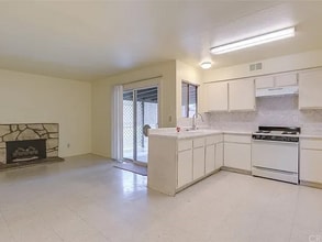 Building Photo - 2323 E Regina St