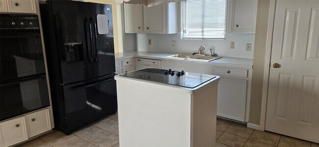 Foto del edificio - 2207 St James Ct