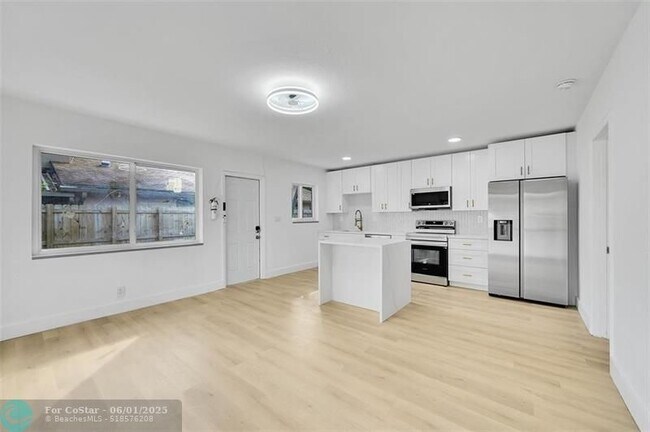 Building Photo - 513 SW 15th St