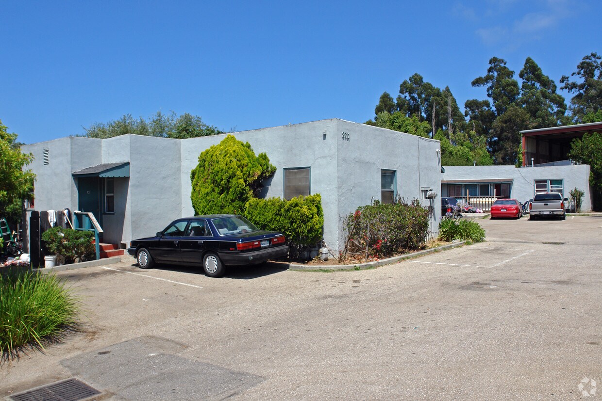 Building Photo - 2711 Soquel Ave