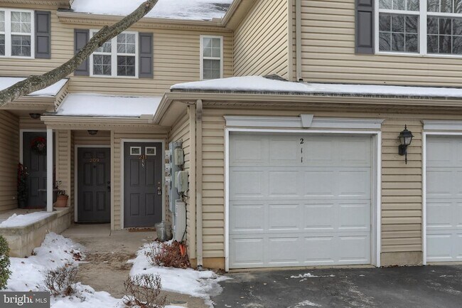 Foto del edificio - 211 Sparrow Rd