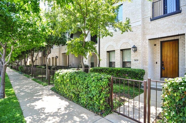 Building Photo - 3839 Cole Ave