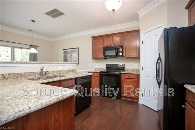 Foto del edificio - 153 Tysonridge Ct