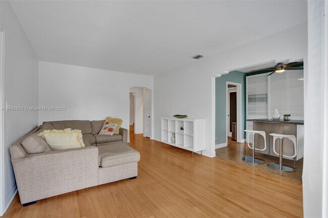 Foto del edificio - 2462 SW 22nd Terrace
