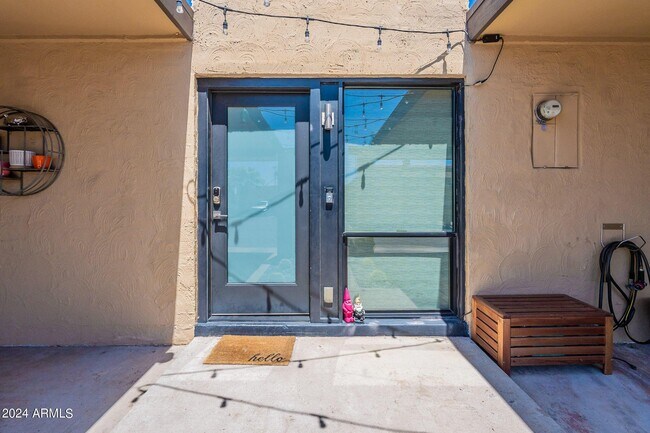 Foto del edificio - 1134 E Rovey Ave